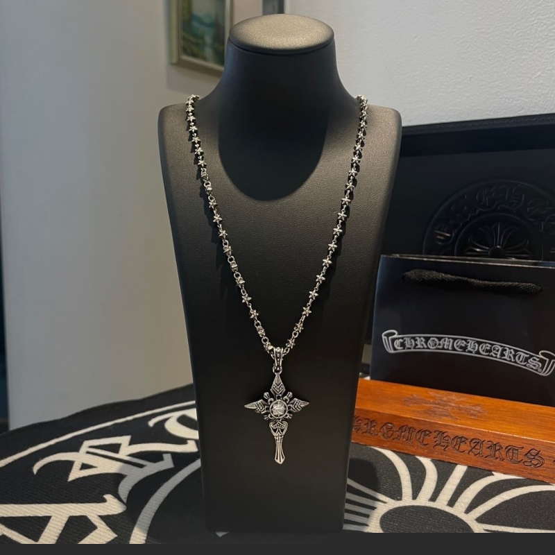 Ch**me He**ts necklaces